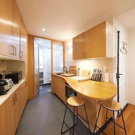 Cosy Close Montmartre Apartment Paris