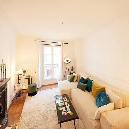 Cosy Close Montmartre Apartment *